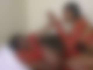 miah and bee's Live Sex Cam Show