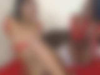 miah and bee's Live Sex Cam Show