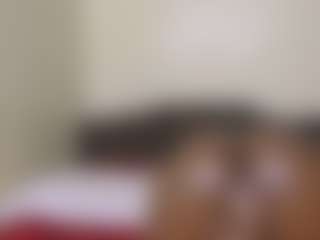 miah and bee's Live Sex Cam Show