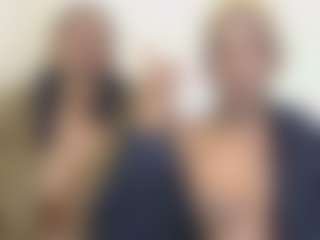 miah and bee's Live Sex Cam Show