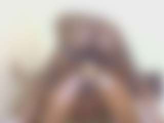 miah and bee's Live Sex Cam Show