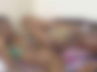 Live cam show with miah and bee - Eating Pussy on 1on1-livenow