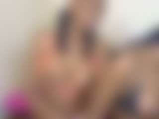 miah and bee's Live Sex Cam Show