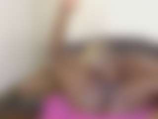 miah and bee's Live Sex Cam Show
