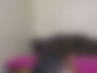 miah and bee's Live Sex Cam Show