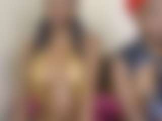 miah and bee's Live Sex Cam Show