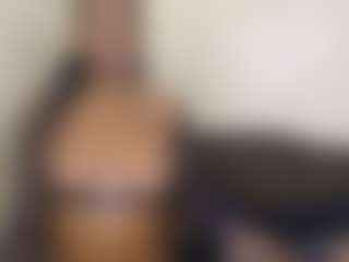 Live cam show with miah and bee - Eating Pussy on Camiplay Live