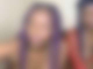 miah and bee's Live Sex Cam Show