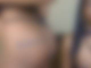 miah and bee's Live Sex Cam Show