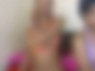 Live cam show with miah and bee - Eating Pussy on Camsoda