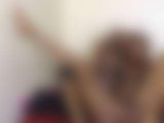 miah and bee's Live Sex Cam Show