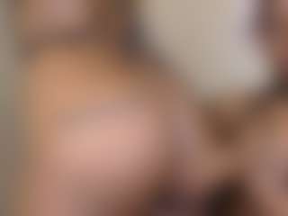 miah and bee's Live Sex Cam Show