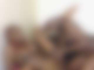 miah and bee's Live Sex Cam Show