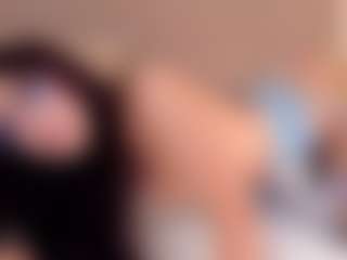 Live cam show with Mila Grace - Skinny on AdultVida.com