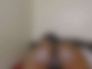bee and miah's Live Sex Cam Show
