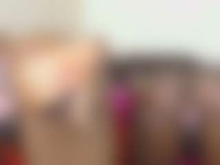 bee and miah's Live Sex Cam Show