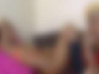 bee and miah's Live Sex Cam Show