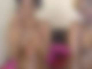 bee and miah's Live Sex Cam Show