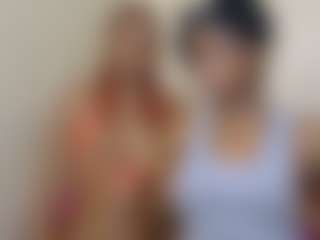 Live cam show with bee and miah - Petite on Camsoda