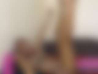 bee and miah's Live Sex Cam Show