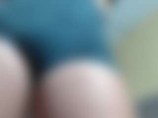 Live cam show with luna-maisonn - Average on AdultVida.com