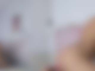 Live cam show with luna-maisonn - Average on Camsoda