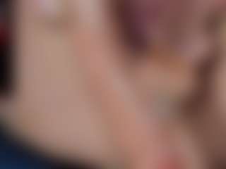 Live cam show with luna-maisonn - Average on Camsoda