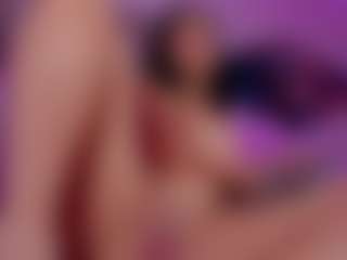 Live cam show with Isabella-Flowers - Petite on Camsoda