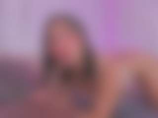 Live cam show with Isabella-Flowers - Public on SpunkLive