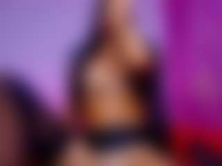 Live cam show with Naughty Queen - Ass Bouncing on fuklive.com