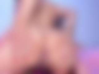 Live cam show with hailey-hadid - Petite Young Adult on SmokeAndPoke
