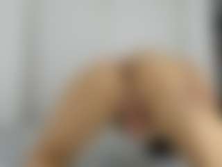 Live cam show with Isalovex - Tease on liverealitysex.com