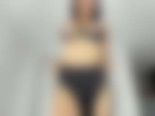 Bella's Live Sex Cam Show