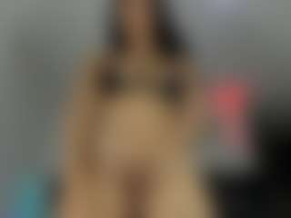 Bella's Live Sex Cam Show