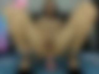 Bella's Live Sex Cam Show