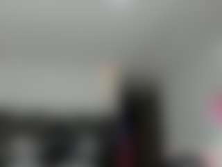 Live cam show with Bella - Implants on Hubzter Live
