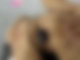 Bella's Live Sex Cam Show