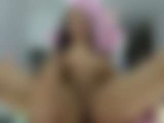 Live cam show with Bella - Tease on dropp.cam