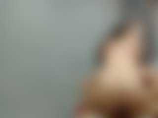 Live cam show with ladycamila - Petite on SmokeAndPoke