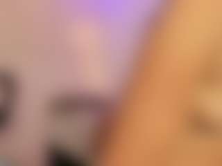 Live cam show with ladycamila - Mature on Camsoda