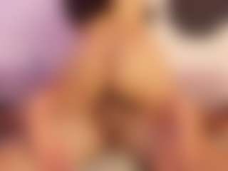 Live cam show with ladycamila - Amateur MILF on StripNow