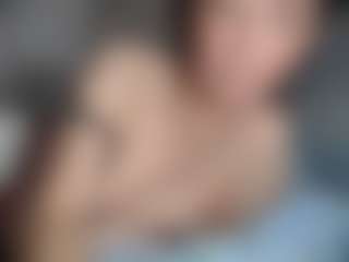 petite-danielle MILF webcam performer live streaming
