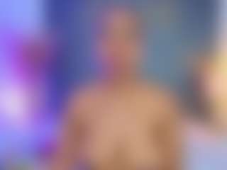 Live cam show with AlisonTravis - Brown Hair on AdultVida.com