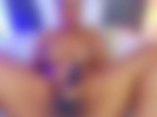 AlisonTravis's Live Sex Cam Show