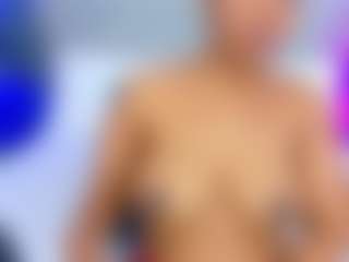 Live cam show with AlisonTravis - Black on TeamSkeetLive
