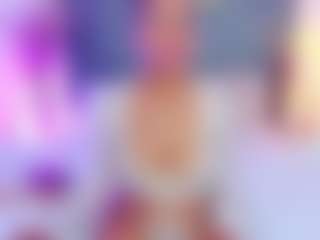 Live cam show with AlisonTravis - Oil on chickslive.net