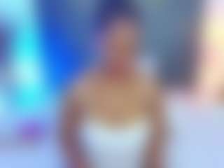 Live cam show with AlisonTravis - Public Ebony on milfzrlive.com