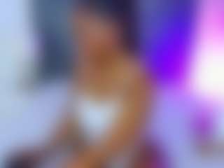 Live cam show with AlisonTravis - Public on Dare Cams