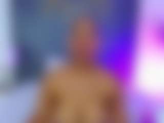 Live cam show with AlisonTravis - Public Brown Hair on Dolls Live