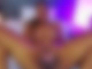 AlisonTravis's Live Sex Cam Show
